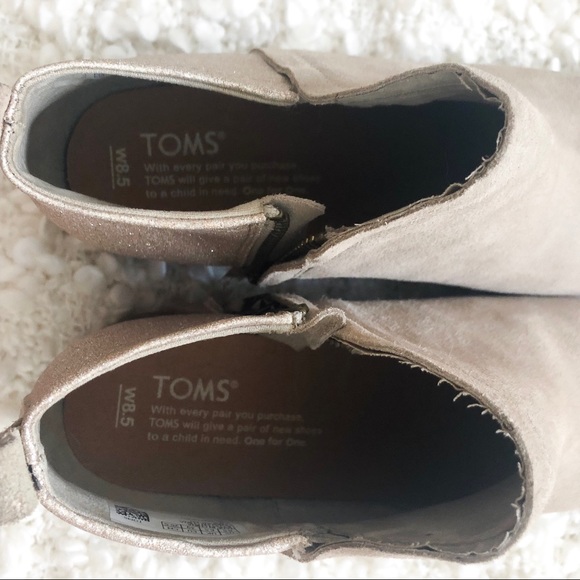 💫HOST PICK💫TOMS NUDE SUEDE AND SHIMMER BOOTIES - Picture 3 of 8